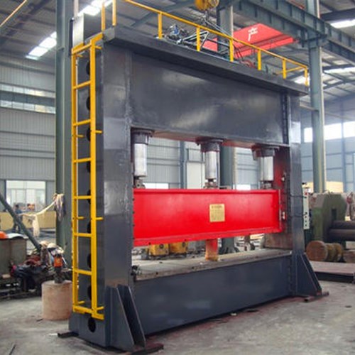 630噸龍門液壓機(jī) 630噸龍門液壓機(jī)